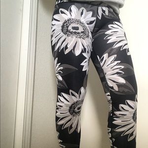 Aerie Sunflower Leggings
